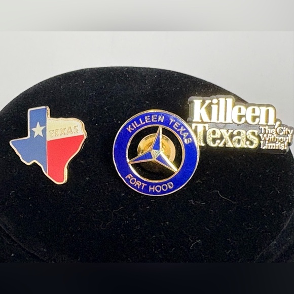 Fort Hood and Killeen Texas Pin Set - Picture 7 of 7